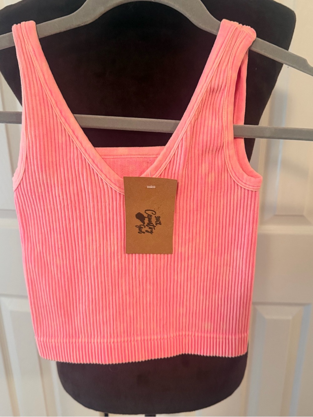 Sleeveless Ribbed V-Neck Tank Top in Coral Pink
